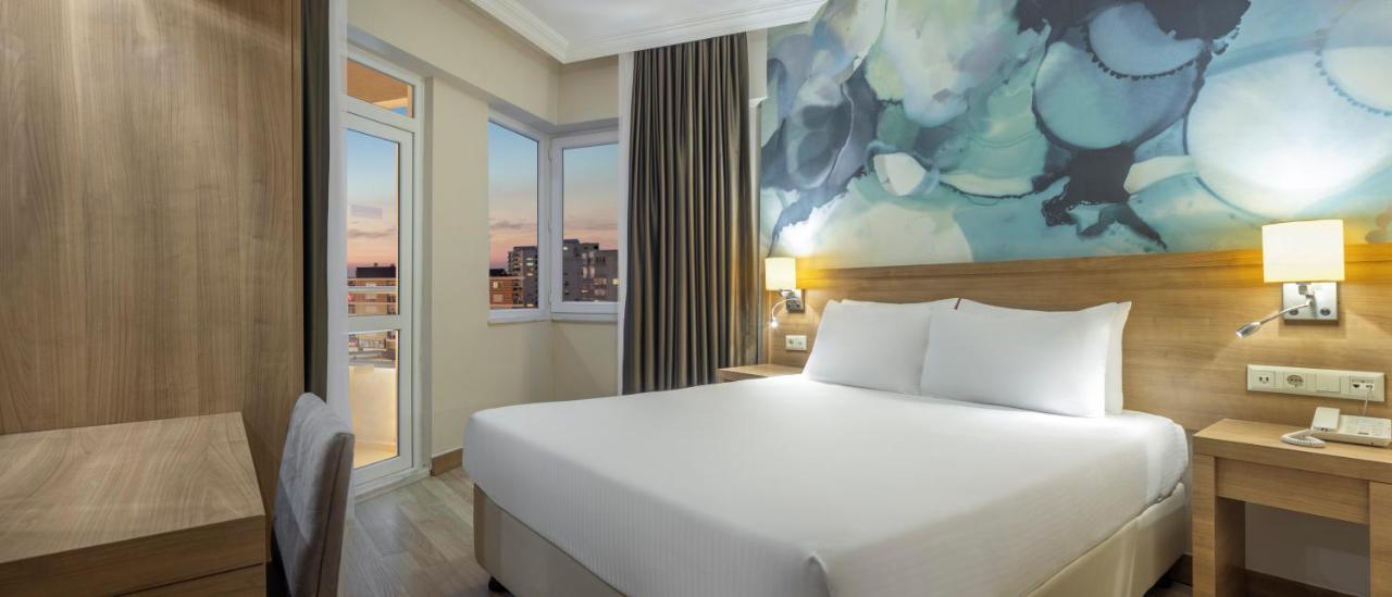 Wyndham Garden Lara Otel Antalya