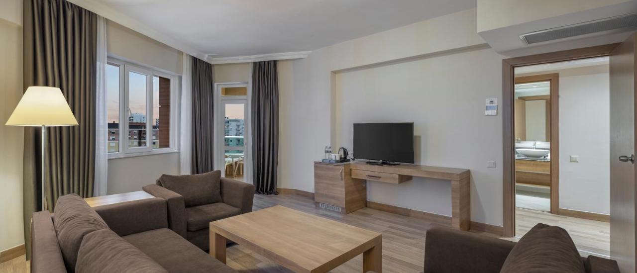 Wyndham Garden Lara Otel Antalya