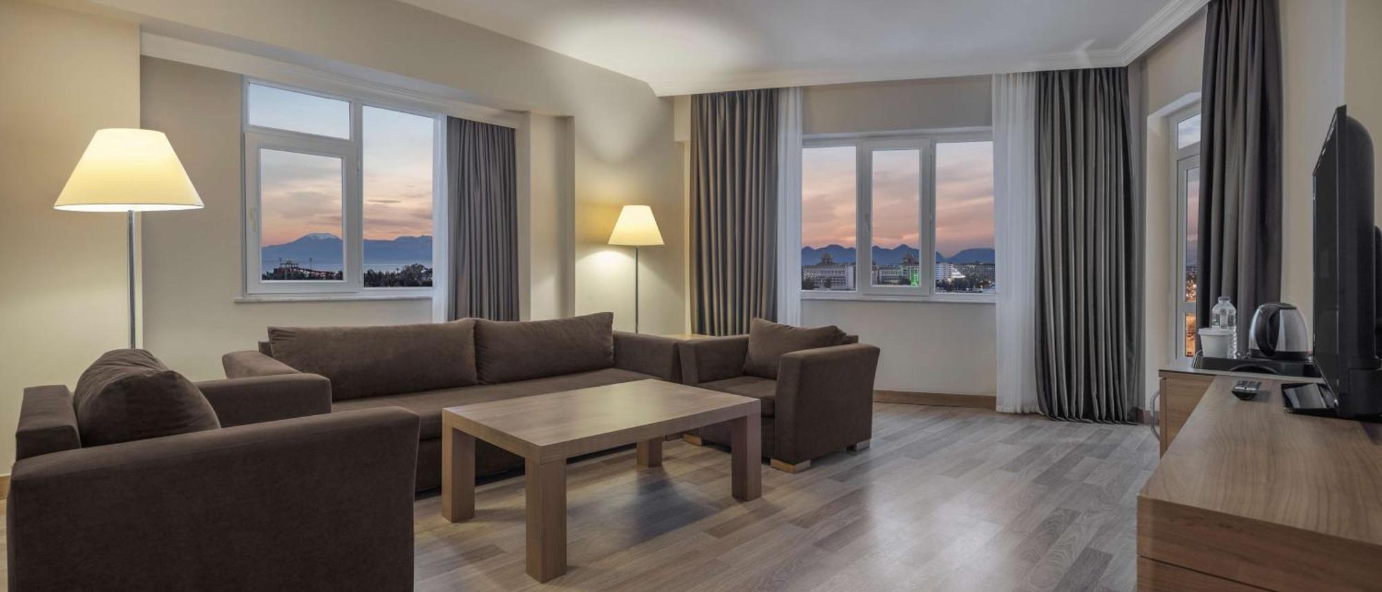 Wyndham Garden Lara Otel Antalya