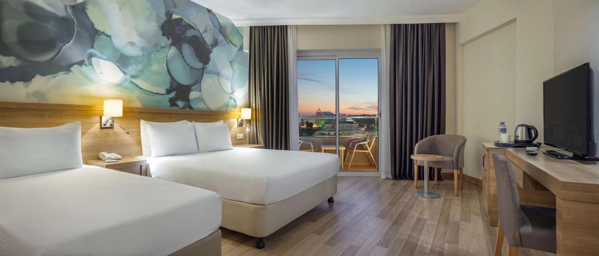Wyndham Garden Lara Otel 4*